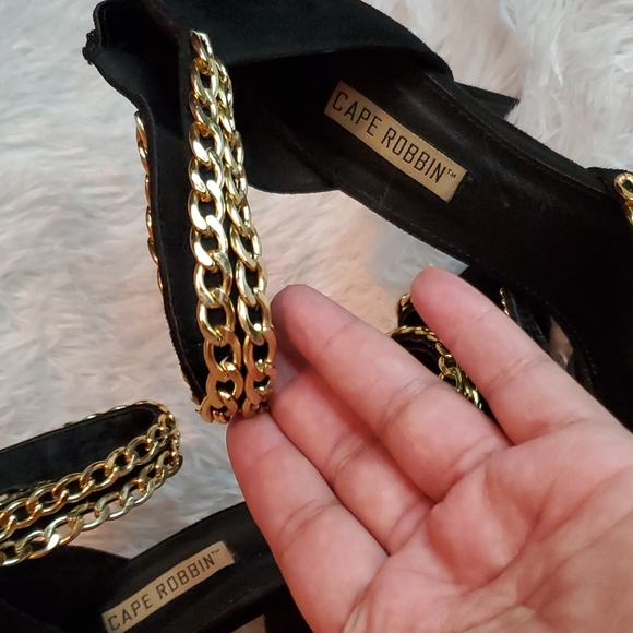 Black heels - Picture 3 of 10